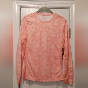 HUK Fishing Gear Running Lakes women's Top Size Small NWTS